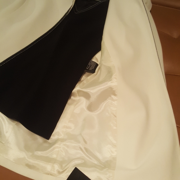 Tahari 2 piece set - Picture 3 of 4